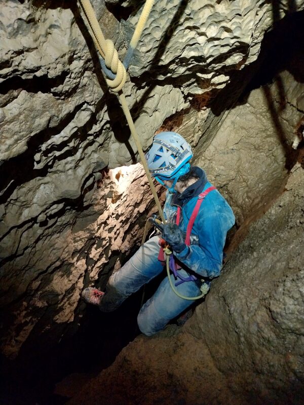 Espeleología en Pirineos nivel 3